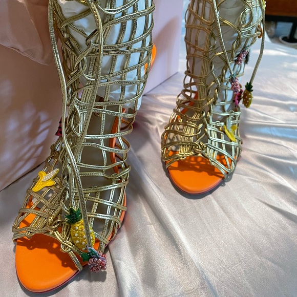 *BRAND NEW IN BOX* Sophia Webster Delphine Fruit Salad size 44 brand new - Picture 2 of 11